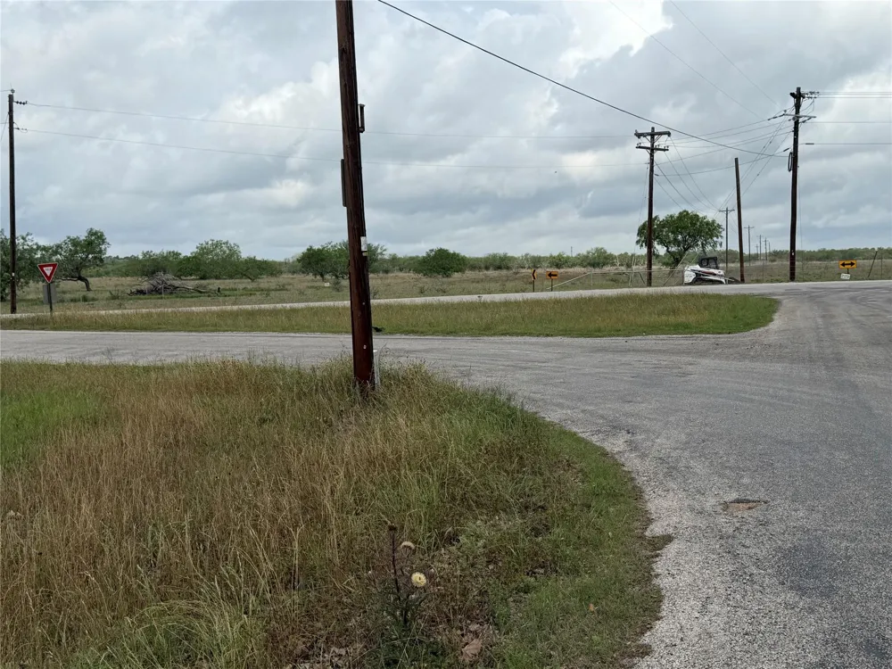 9 Love Road Victoria, TX 77904