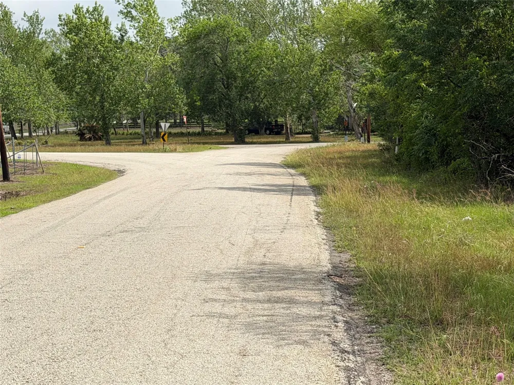 9 Love Road Victoria, TX 77904