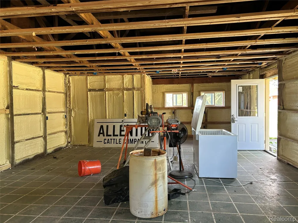 16465 Almont Berlin Township, MI 48002