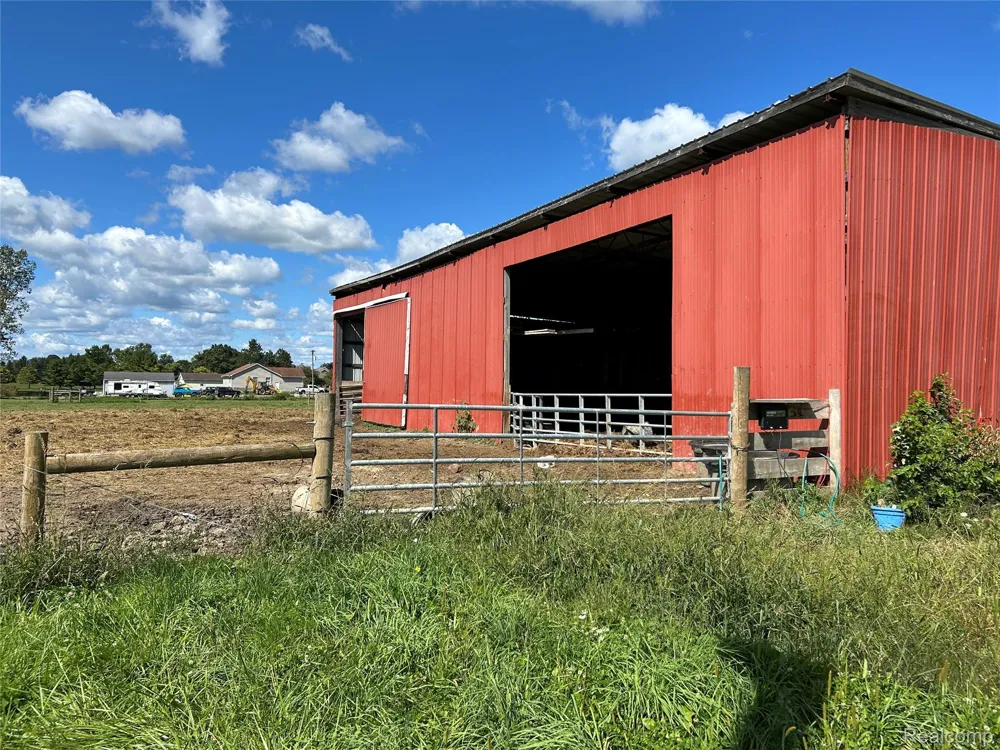 16465 Almont Berlin Township, MI 48002
