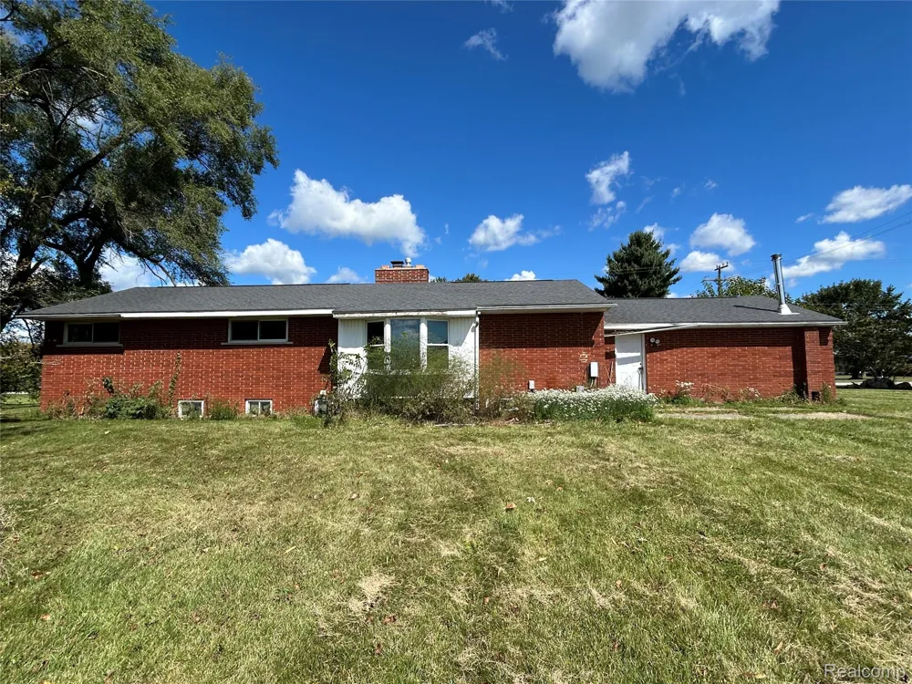 16465 Almont Berlin Township, MI 48002