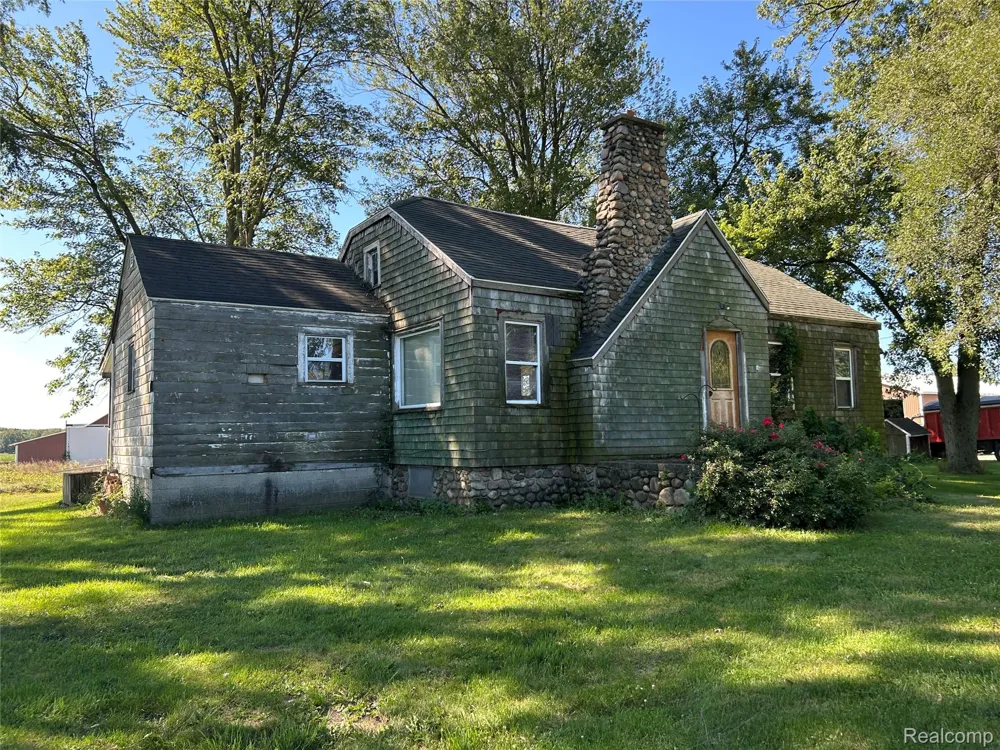 16465 Almont Berlin Township, MI 48002