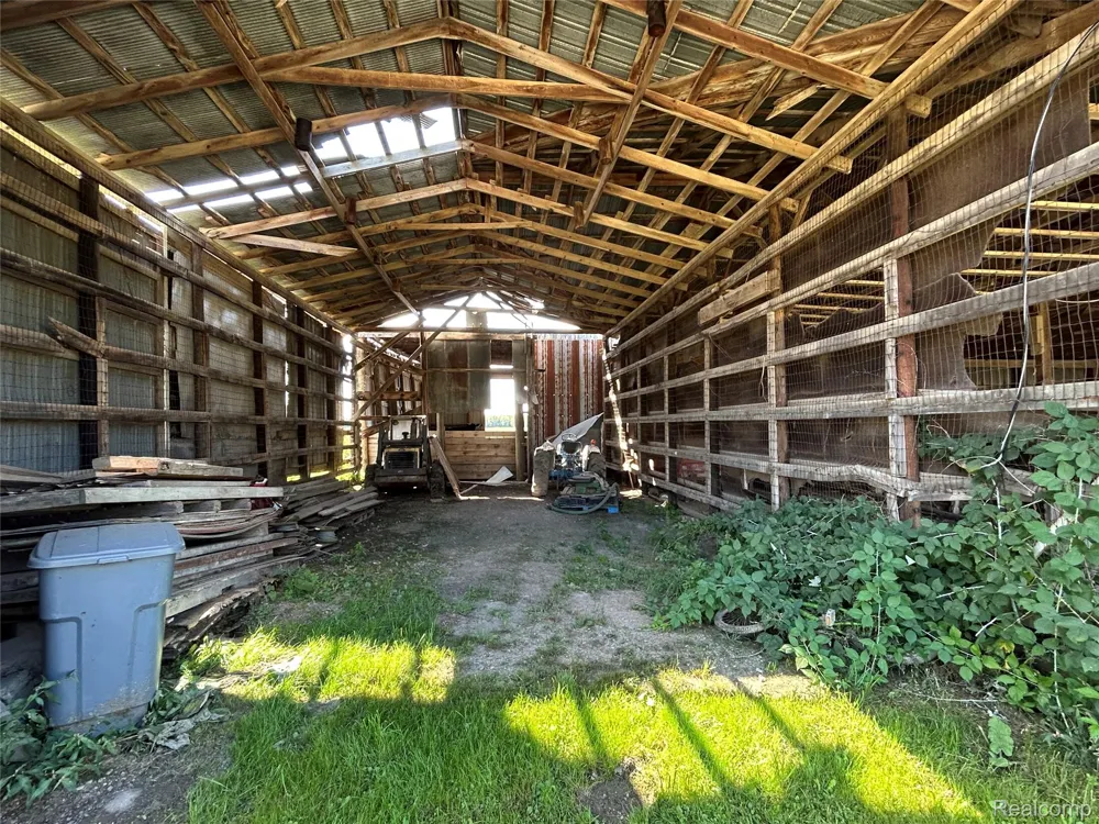16465 Almont Berlin Township, MI 48002