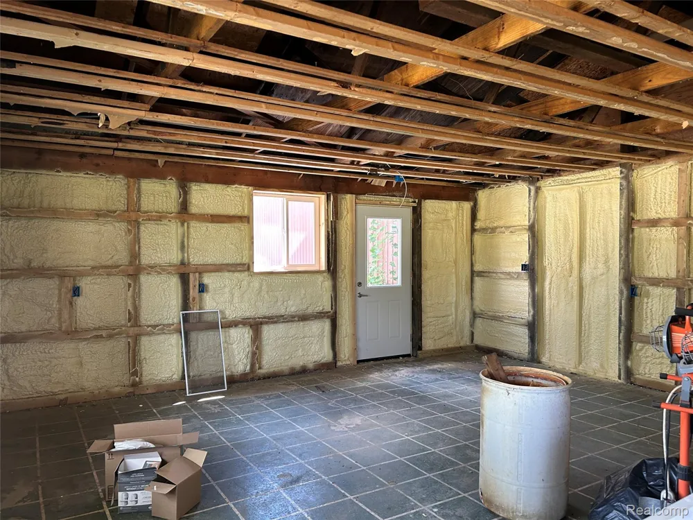 16465 Almont Berlin Township, MI 48002