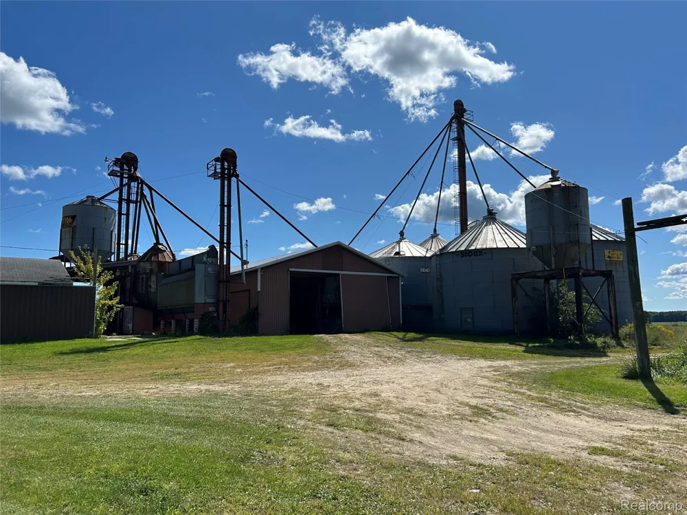 16465 Almont Berlin Township, MI 48002