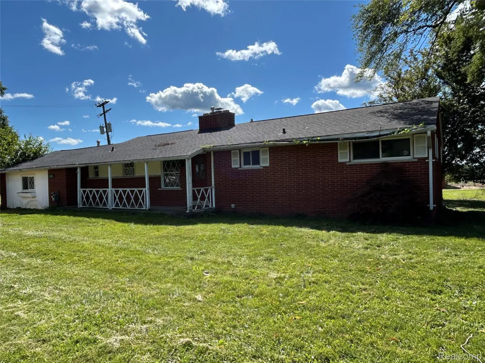 16465 Almont Berlin Township, MI 48002