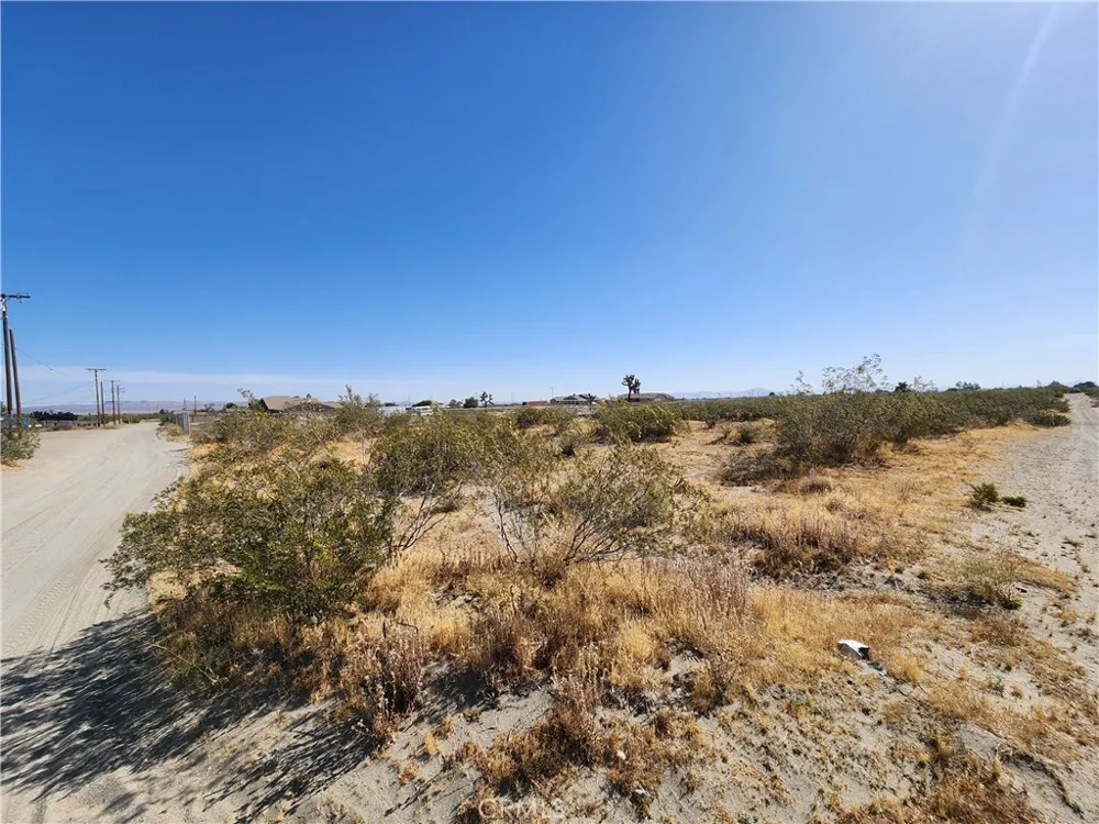 2 Horizon Court Phelan, CA 92371