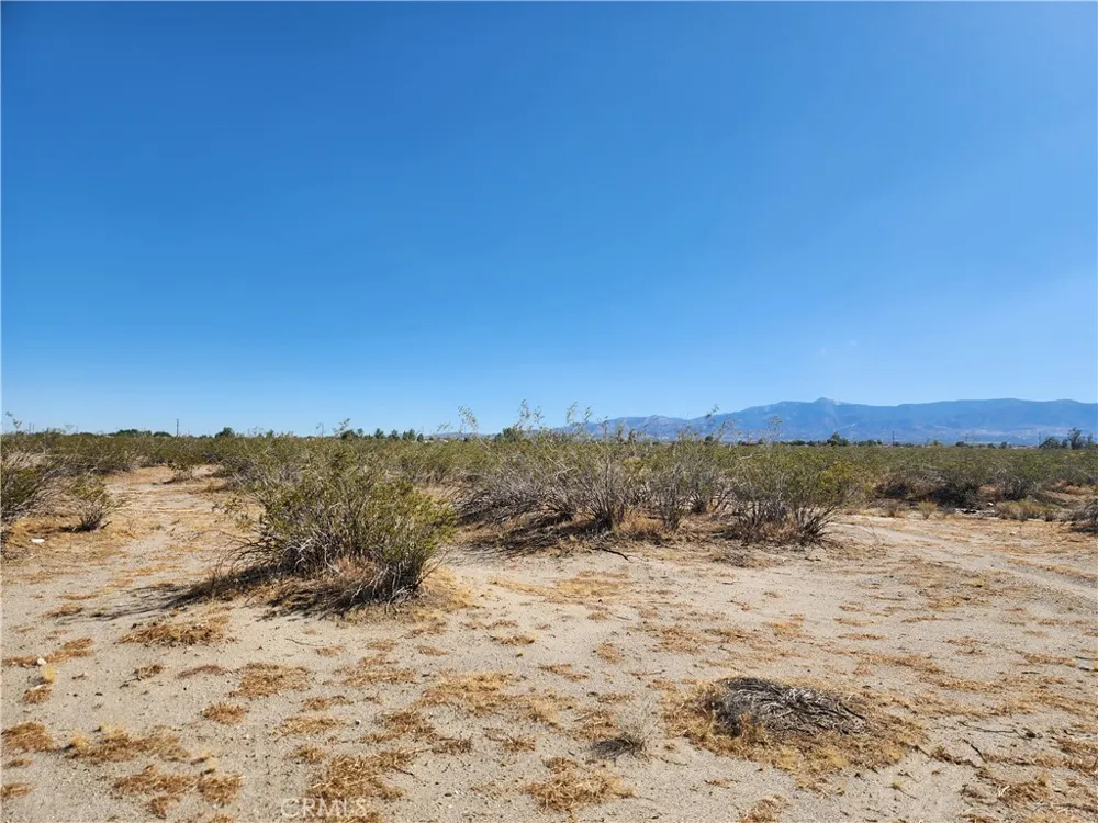 2 Horizon Court Phelan, CA 92371