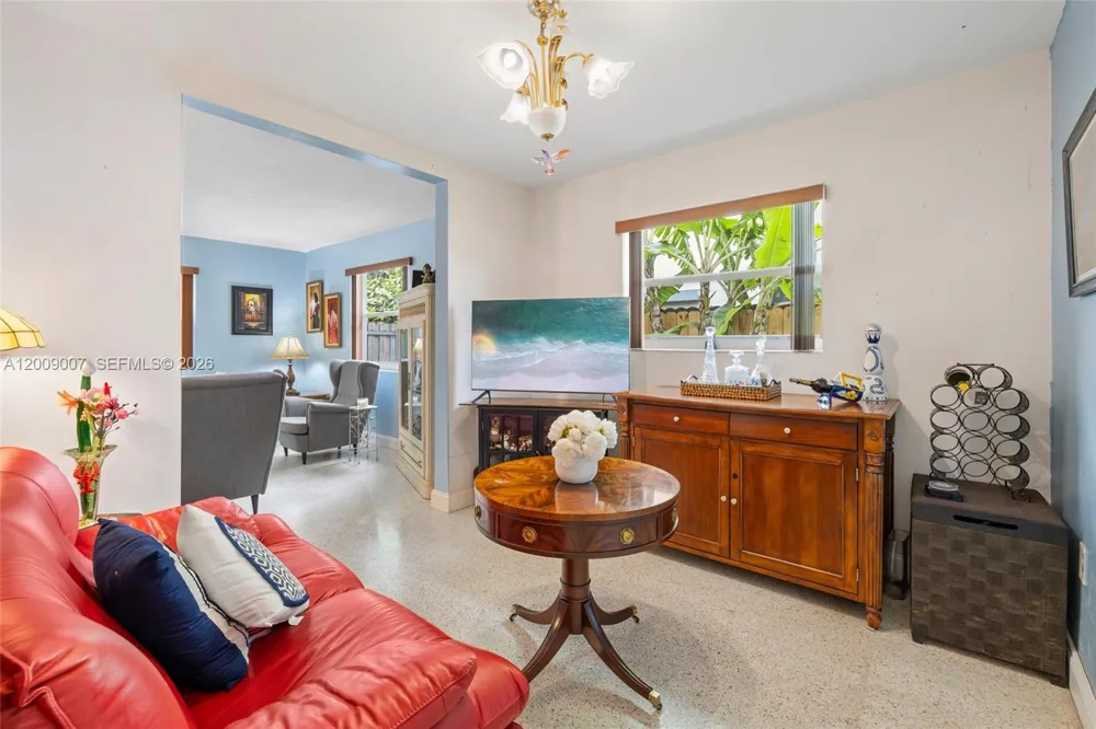 7840 SW 67th Ave South Miami, FL 33143