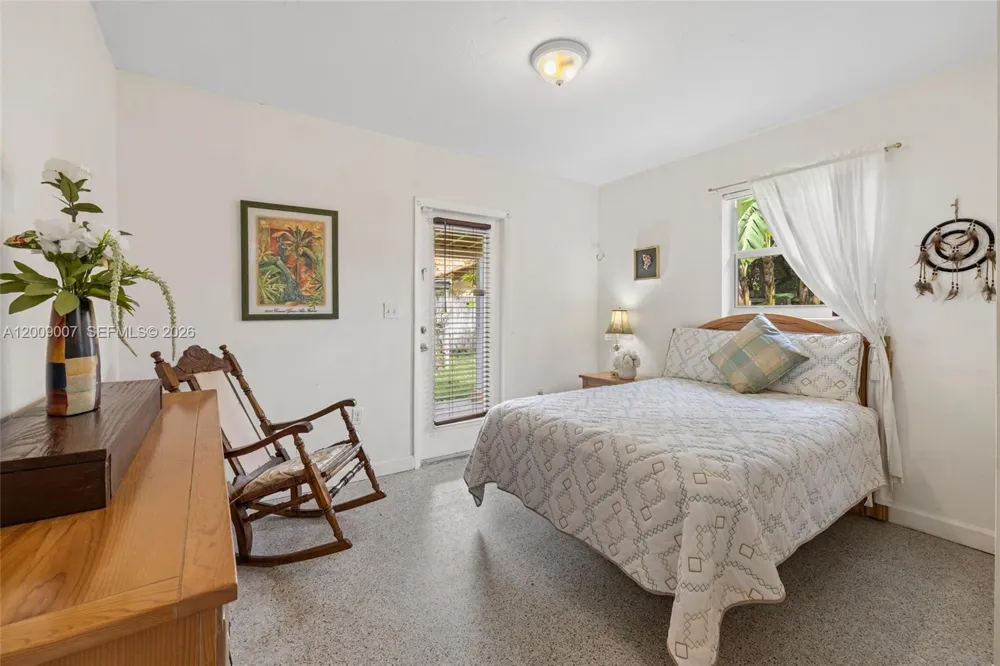 7840 SW 67th Ave South Miami, FL 33143