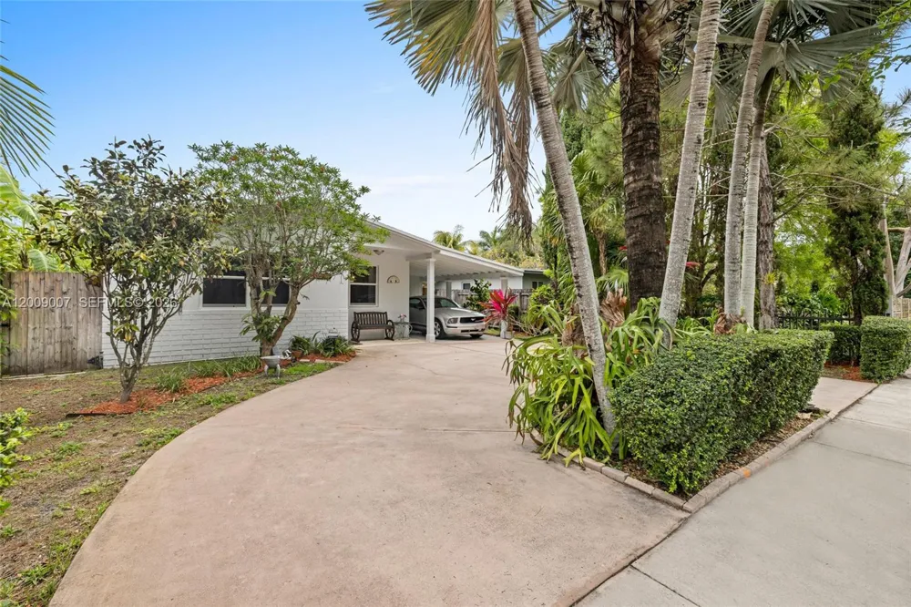 7840 SW 67th Ave South Miami, FL 33143