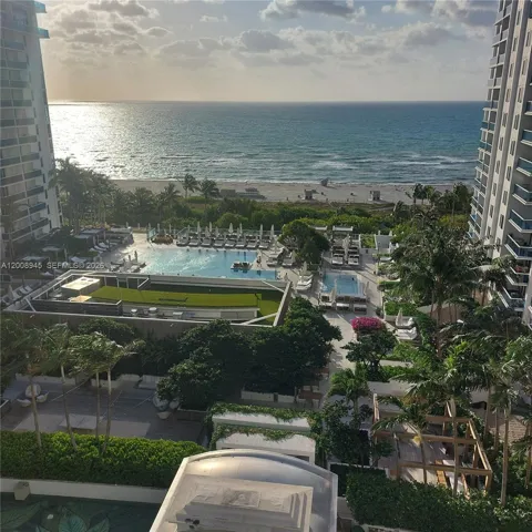 2301 Collins Ave #1125