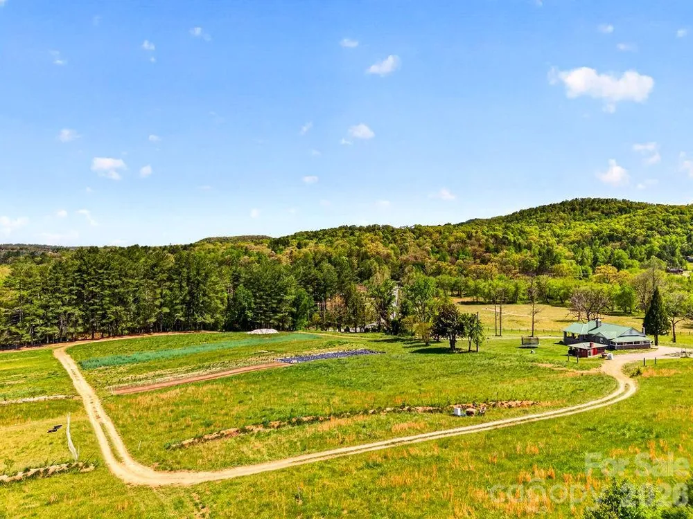 000 Etowah School Road Hendersonville, NC 28739