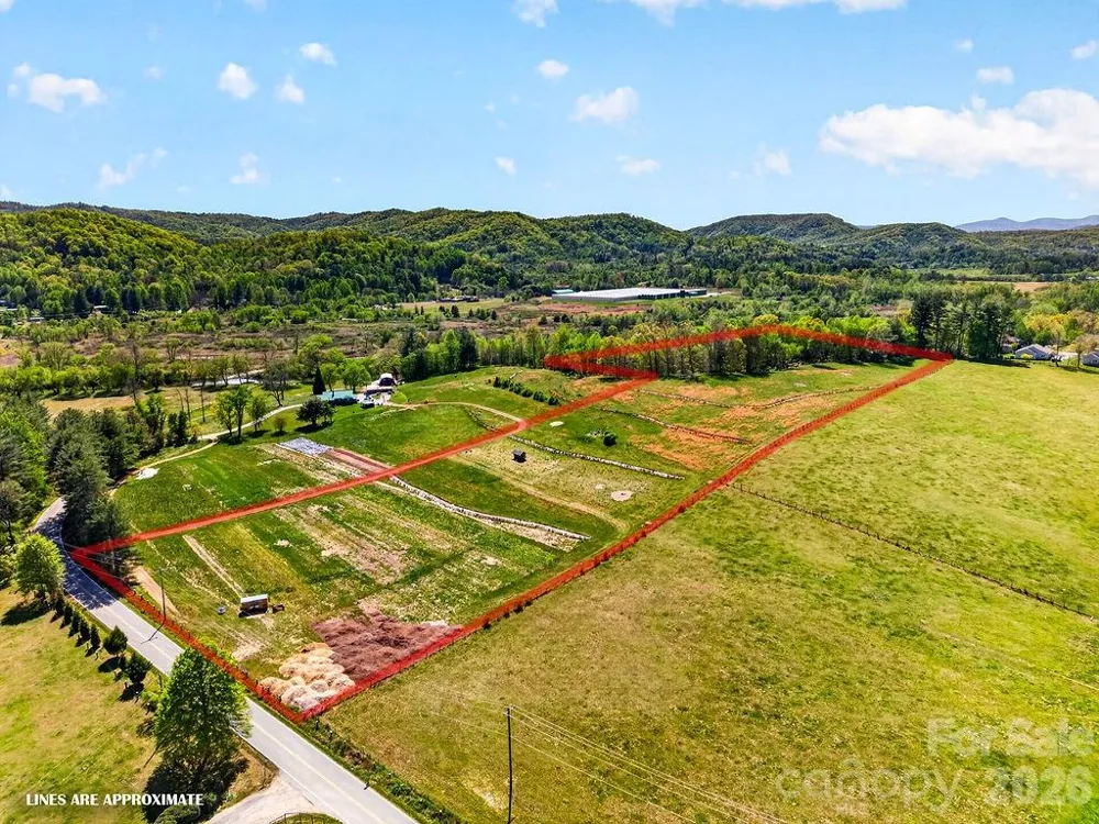 000 Etowah School Road Hendersonville, NC 28739