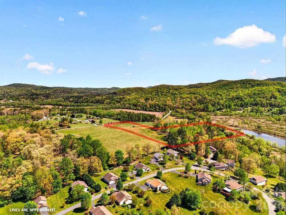 000 Etowah School Road Hendersonville, NC 28739