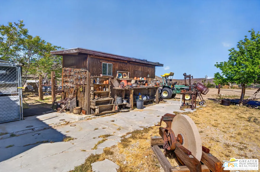53408 Stud Valley Road Pioneertown, CA 92268