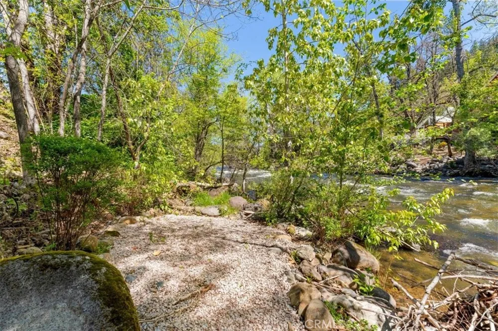6200 Scherrer Dunsmuir, CA 96025