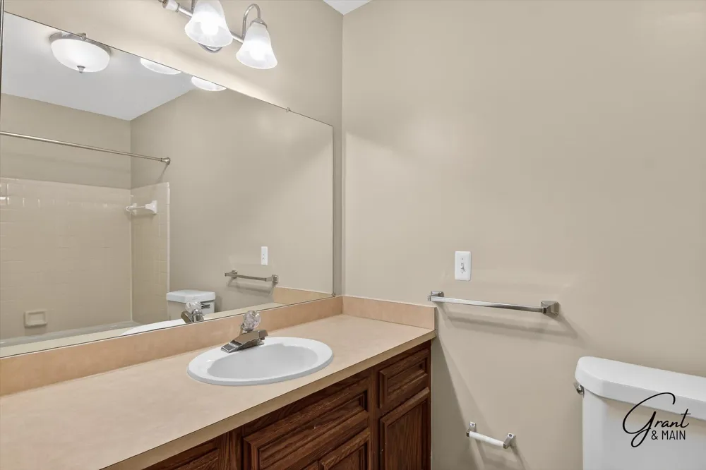15834 Franklin Drive Clinton, MI 48038