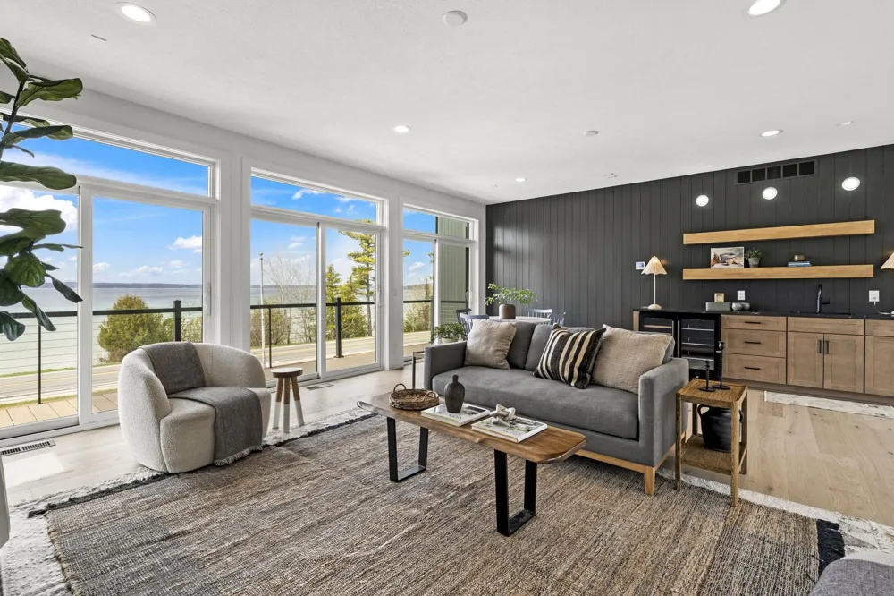 10191 Peninsula Drive Peninsula Township, MI 49686