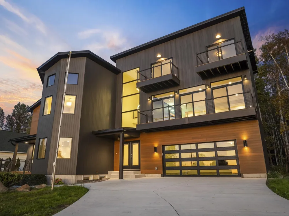 10191 Peninsula Drive Peninsula Township, MI 49686