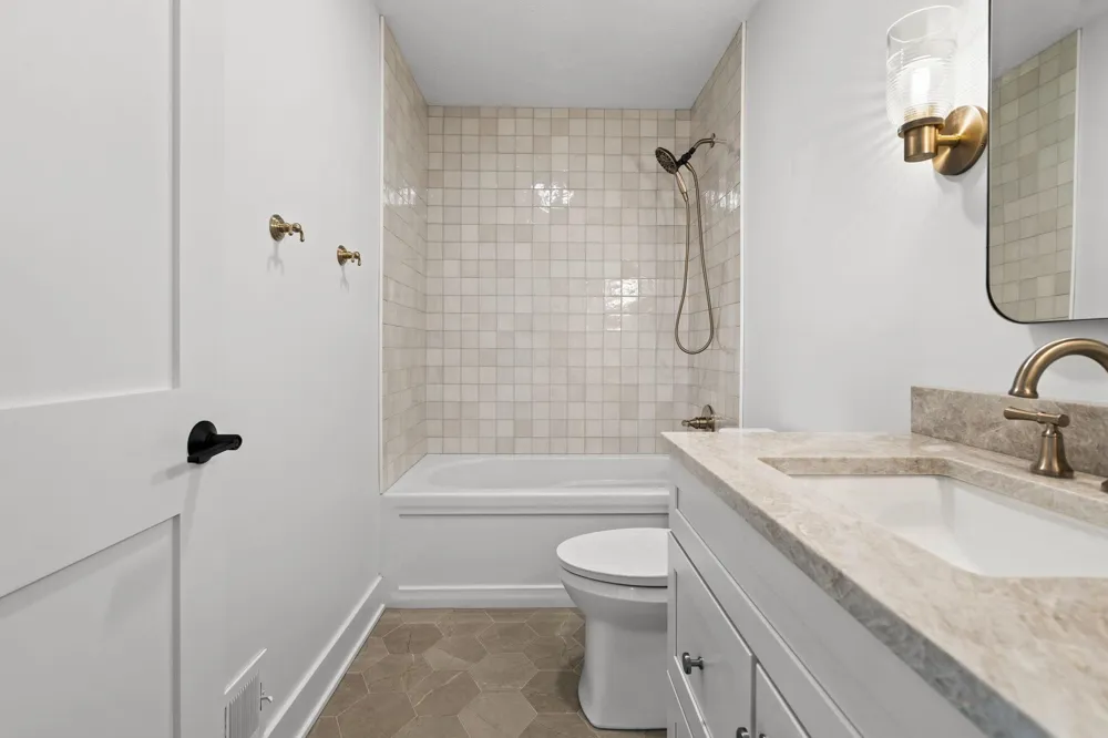 10191 Peninsula Drive Peninsula Township, MI 49686