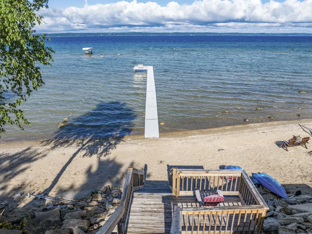 10191 Peninsula Drive Peninsula Township, MI 49686