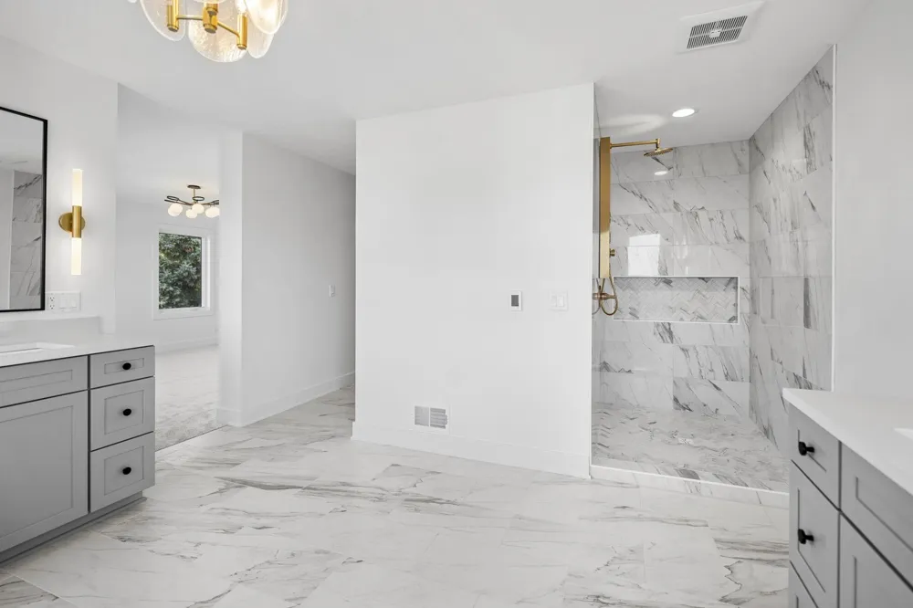 10191 Peninsula Drive Peninsula Township, MI 49686