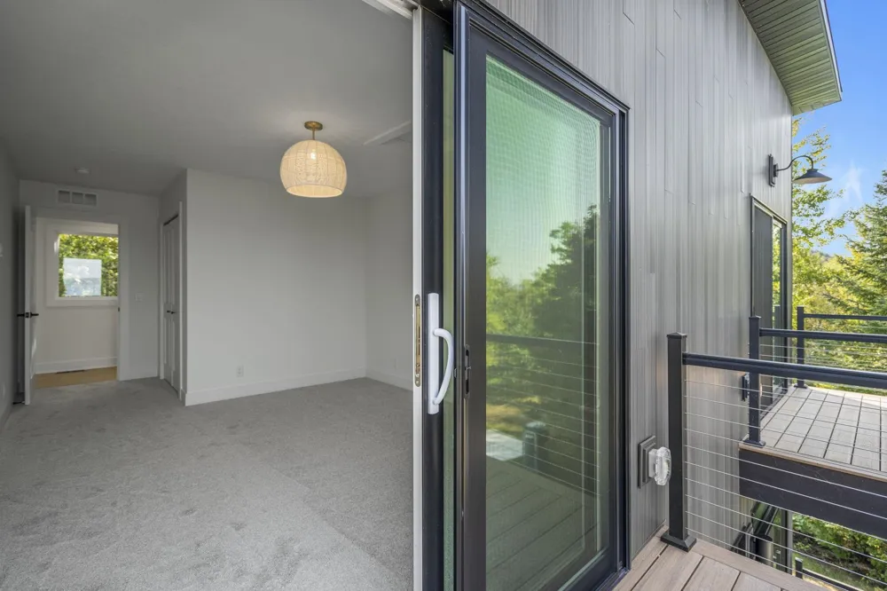 10191 Peninsula Drive Peninsula Township, MI 49686