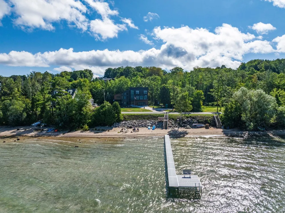 10191 Peninsula Drive Peninsula Township, MI 49686