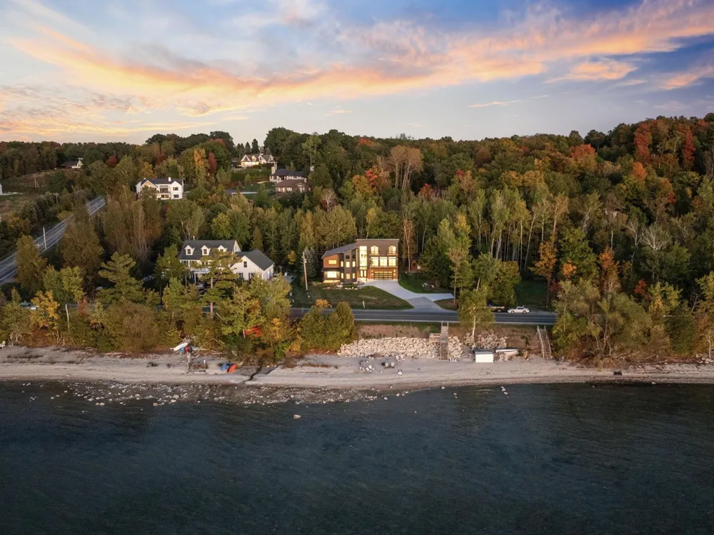 10191 Peninsula Drive Peninsula Township, MI 49686