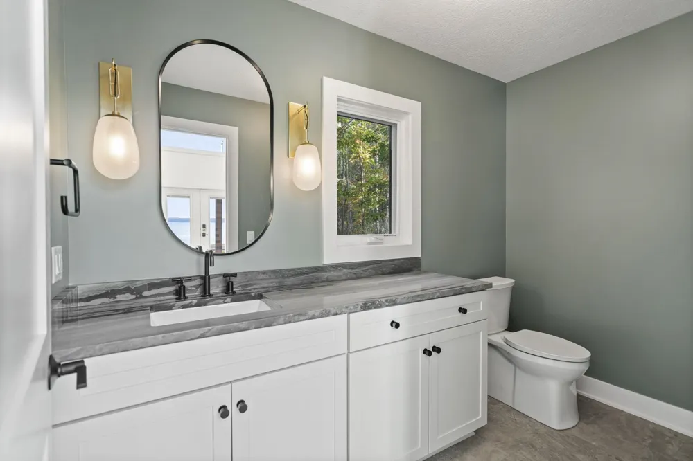 10191 Peninsula Drive Peninsula Township, MI 49686