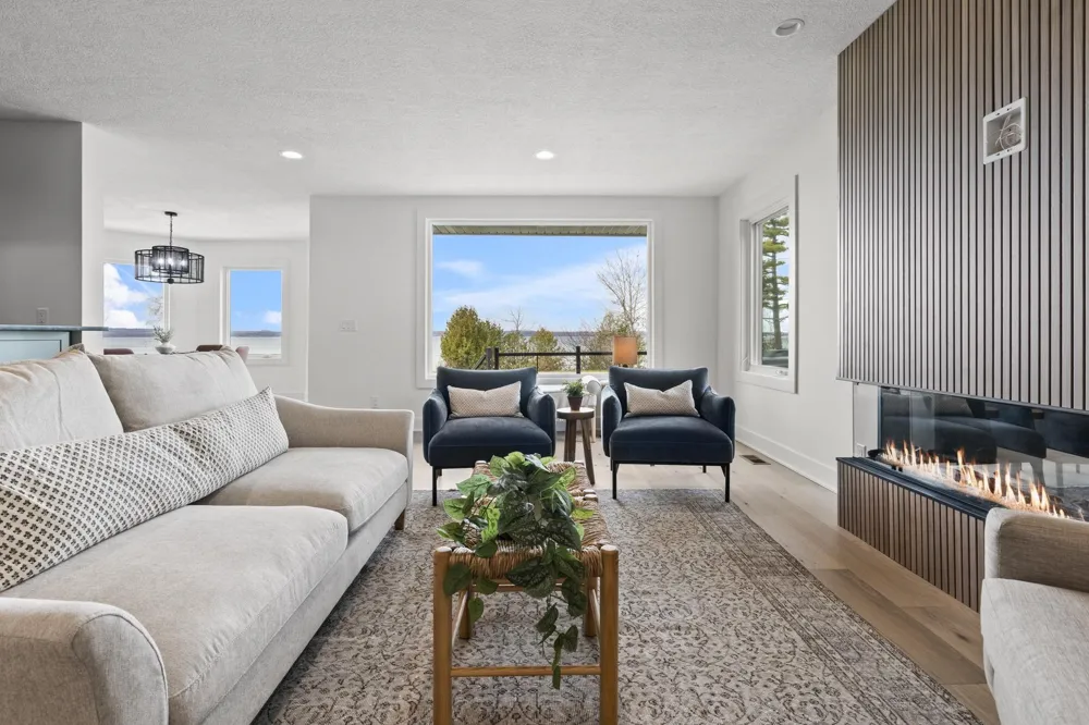 10191 Peninsula Drive Peninsula Township, MI 49686