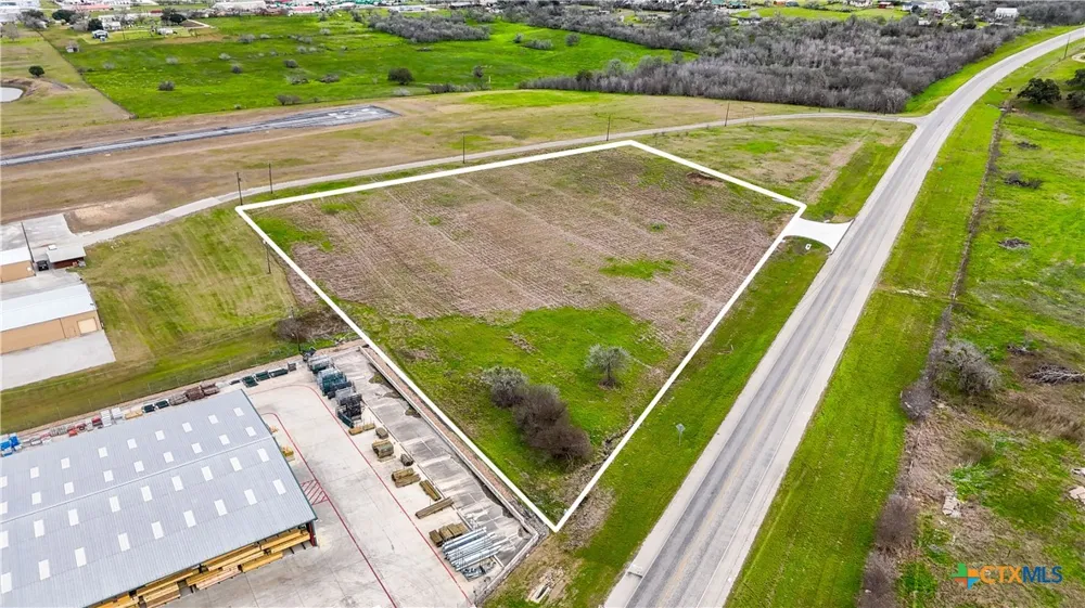 2700 Us-183 Gonzales, TX 78629