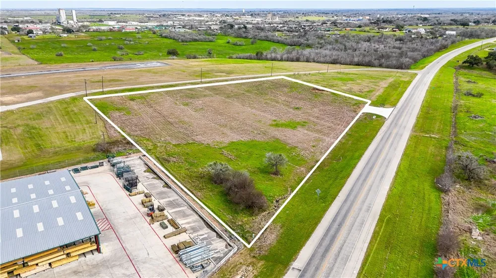 2700 Us-183 Gonzales, TX 78629