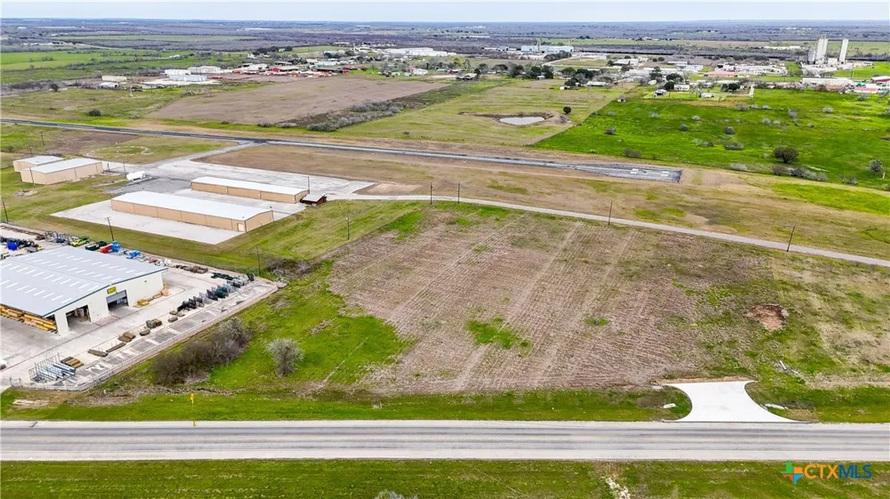 2700 Us-183 Gonzales, TX 78629