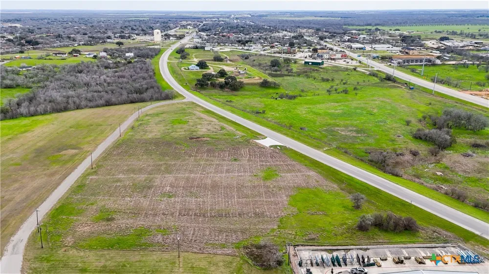 2700 Us-183 Gonzales, TX 78629