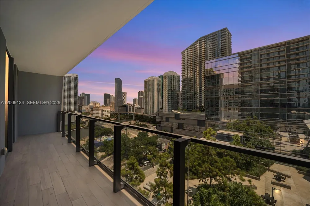 88 SW 7th St #1009 Miami, FL 33130