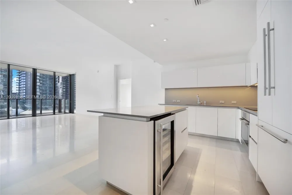 88 SW 7th St #1009 Miami, FL 33130