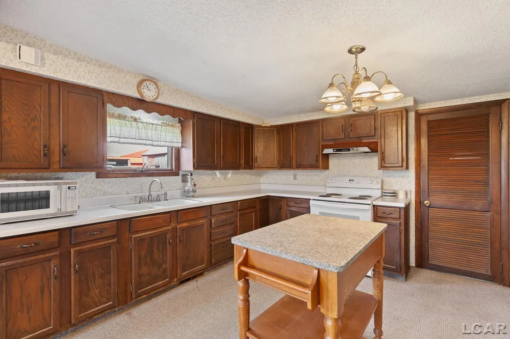 8720 Sharon Hollow Road Manchester Township, MI 48158