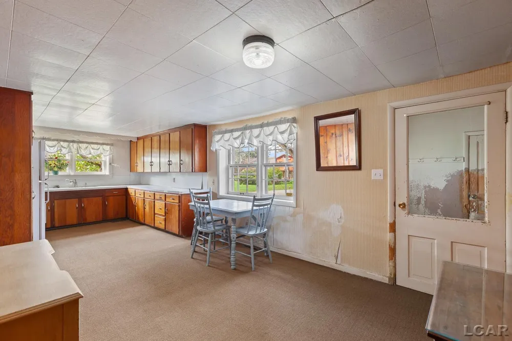 8720 Sharon Hollow Road Manchester Township, MI 48158