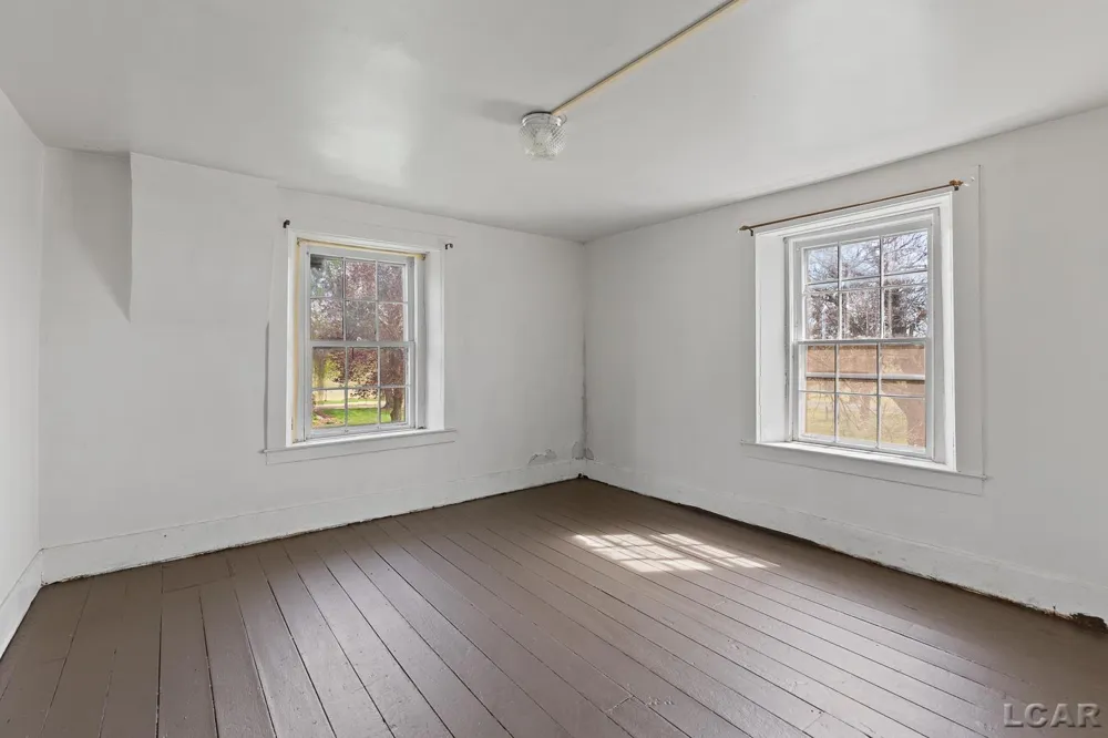8720 Sharon Hollow Road Manchester Township, MI 48158