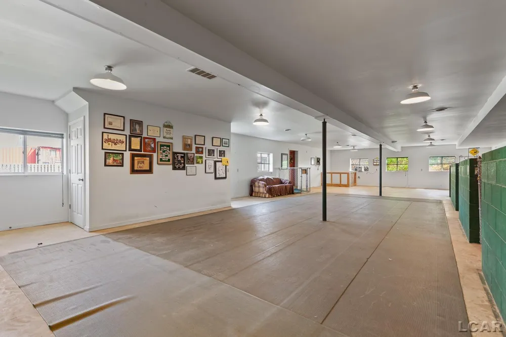 8720 Sharon Hollow Road Manchester Township, MI 48158