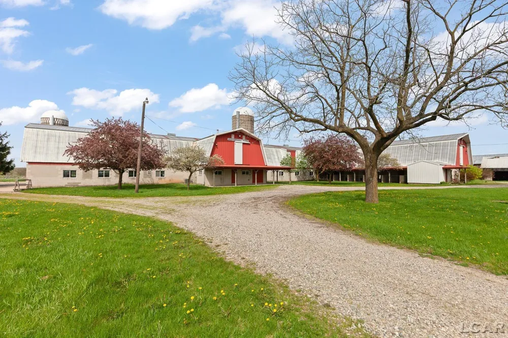 8720 Sharon Hollow Road Manchester Township, MI 48158