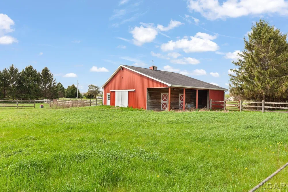 8720 Sharon Hollow Road Manchester Township, MI 48158