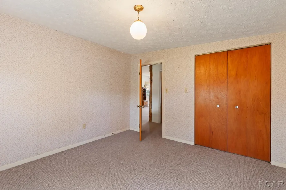 8720 Sharon Hollow Road Manchester Township, MI 48158