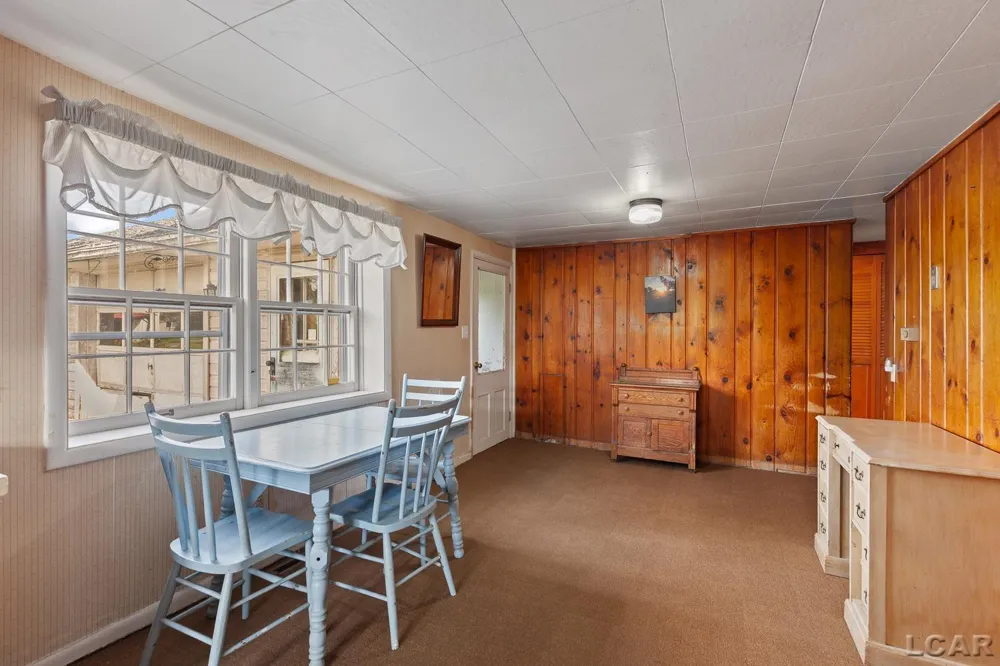 8720 Sharon Hollow Road Manchester Township, MI 48158