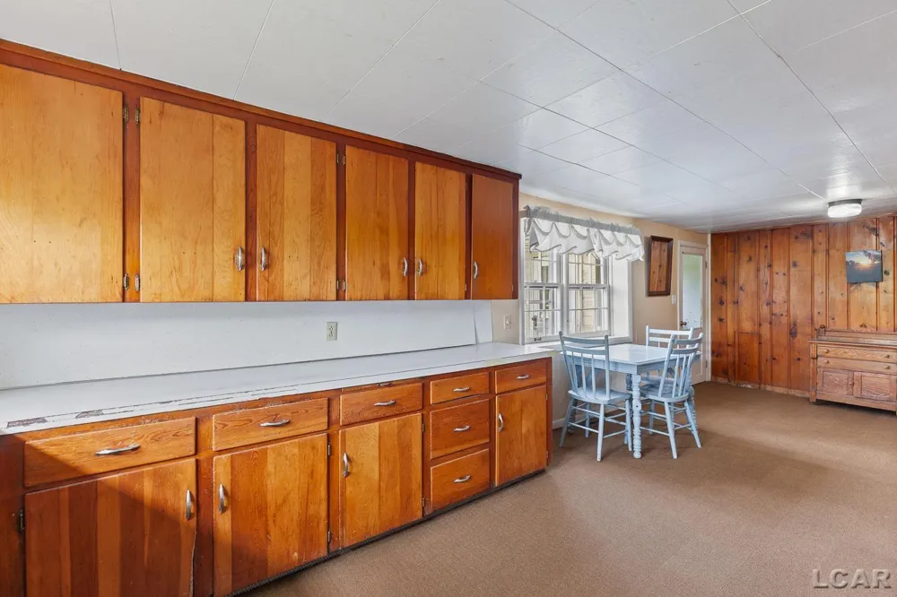 8720 Sharon Hollow Road Manchester Township, MI 48158