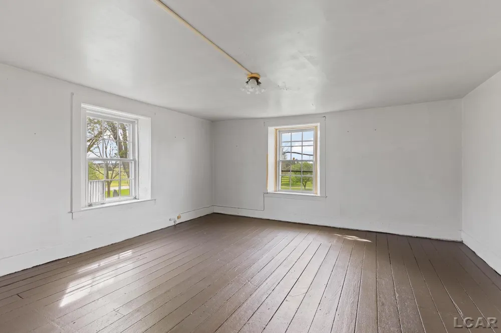 8720 Sharon Hollow Road Manchester Township, MI 48158
