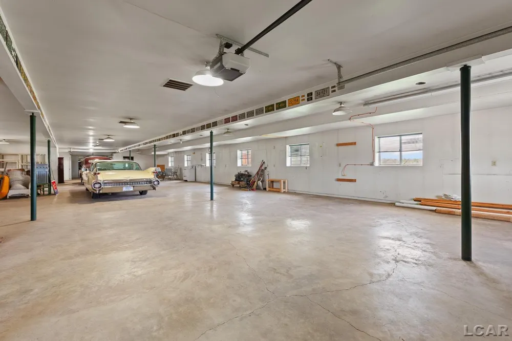 8720 Sharon Hollow Road Manchester Township, MI 48158