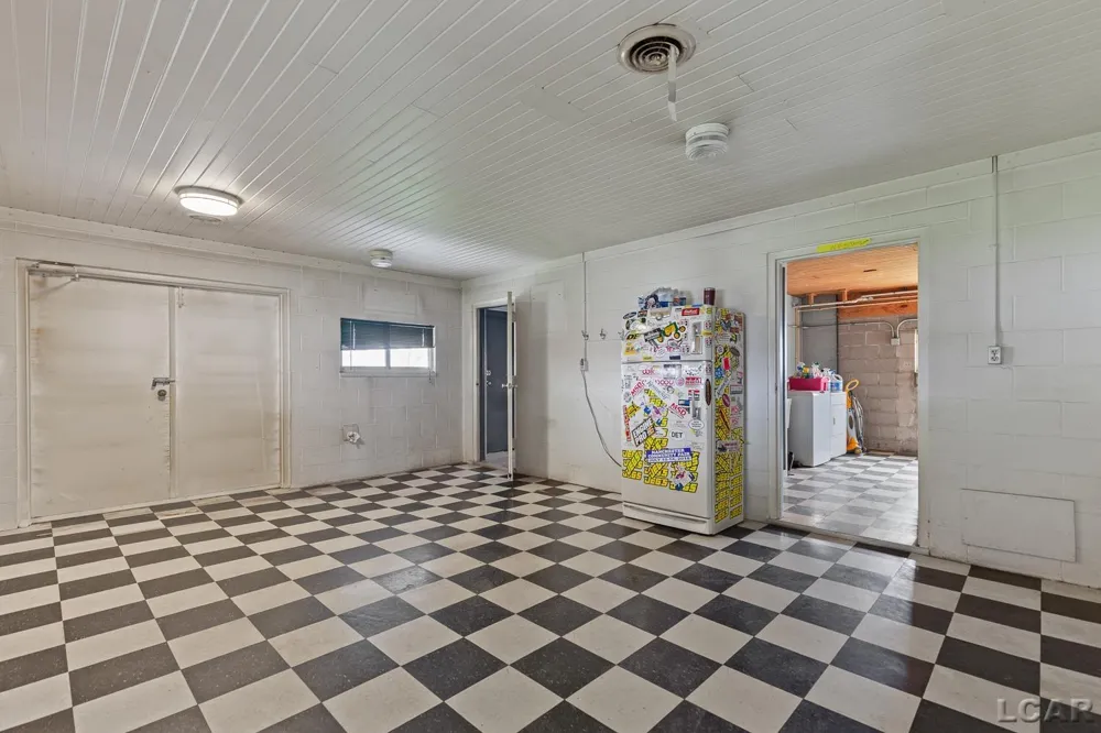 8720 Sharon Hollow Road Manchester Township, MI 48158